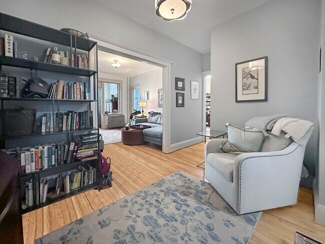 Foto del edificio - 246 S Huntington Ave