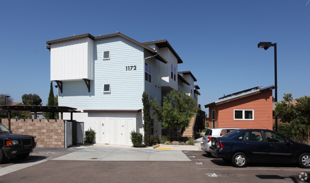 Building Photo - Riverwalk Apartments