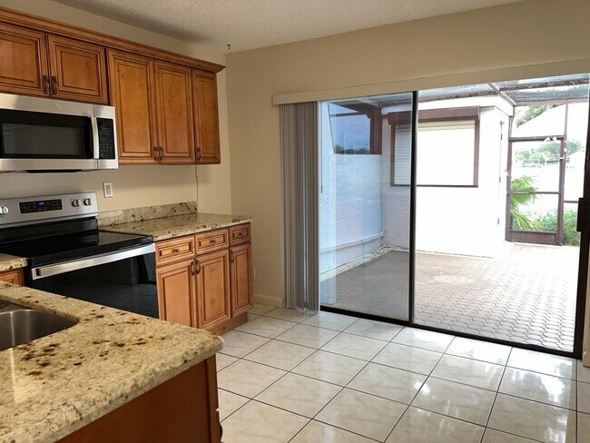 Building Photo - 3094 Bermwood Ln