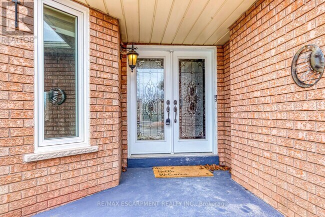 Building Photo - 1362 Pilgrims Way