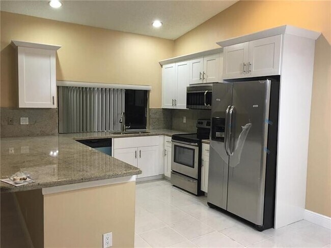 Foto del edificio - 9555 NW 25th Ct