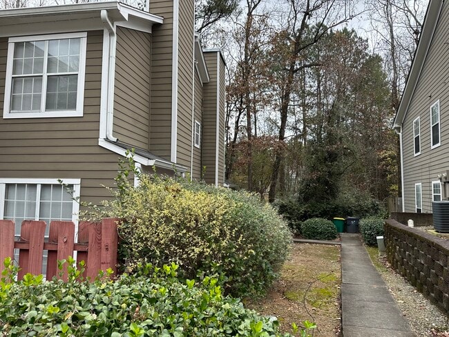 Building Photo - 1057 Rock Creek Ln