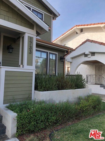 Building Photo - 1735 S Kingsley Dr