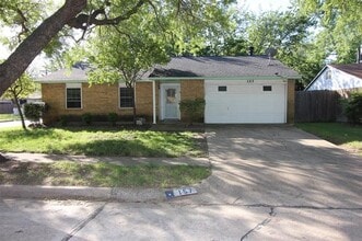 Building Photo - 157 W Way Cir