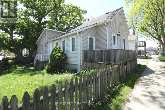 Building Photo - 175 Davis St