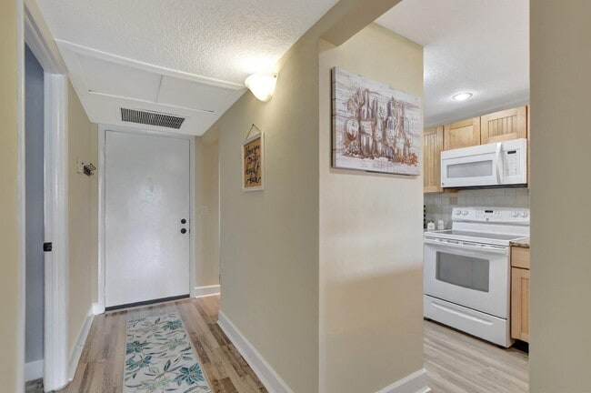 Foto del edificio - 14 Royal Palm Way