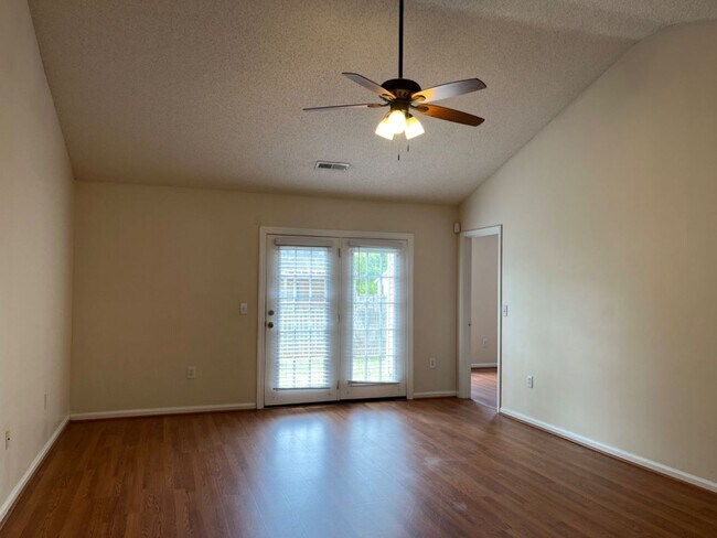 Building Photo - Great 3 Bedroom in Wescott Plantation