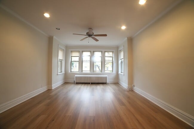 Foto del edificio - 3733 N Christiana Ave