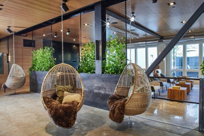 Salón del club comunitario - The Point at Green District