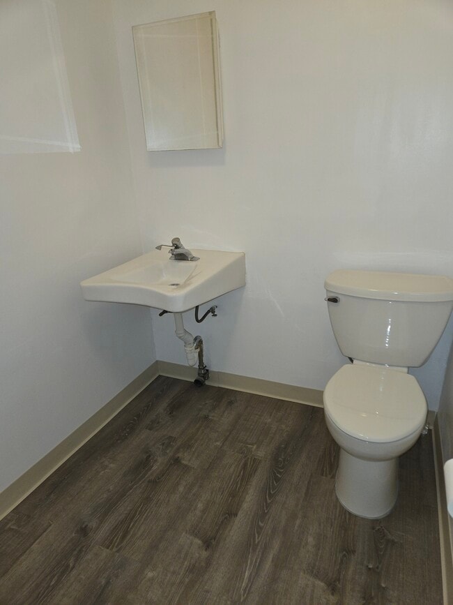 Building Photo - 639 Pawling Ave