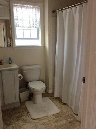 bathroom 2 - 88 California St