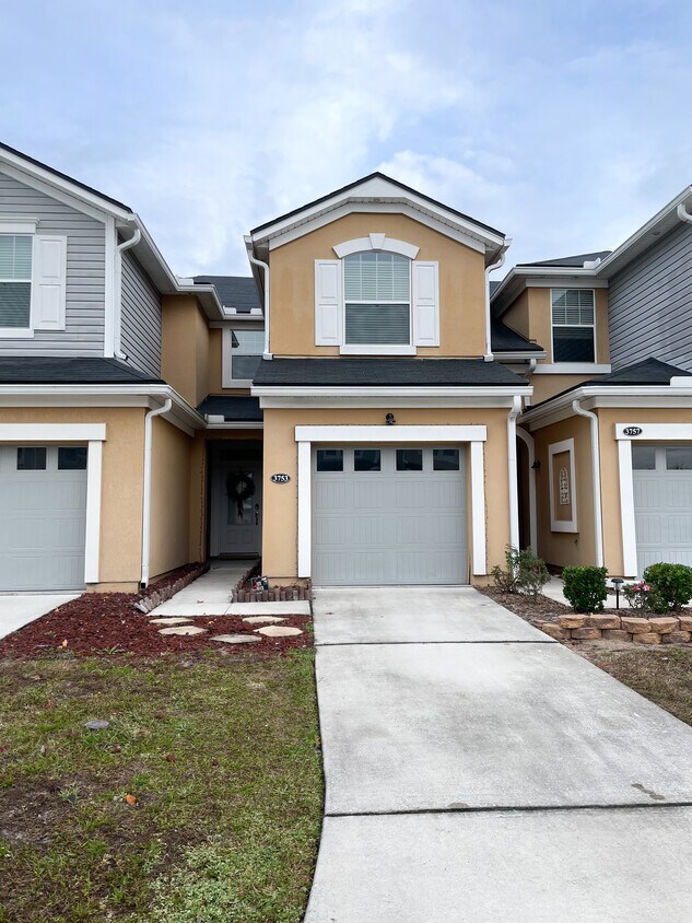 Foto principal - 3753 Aubrey Ln
