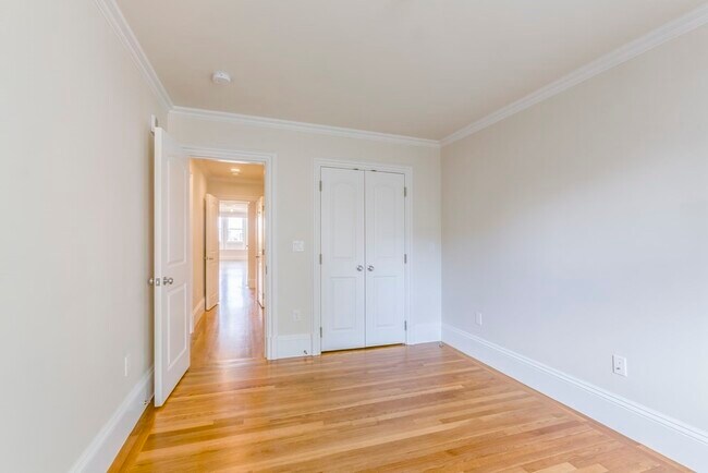 Building Photo - 102 Beacon St