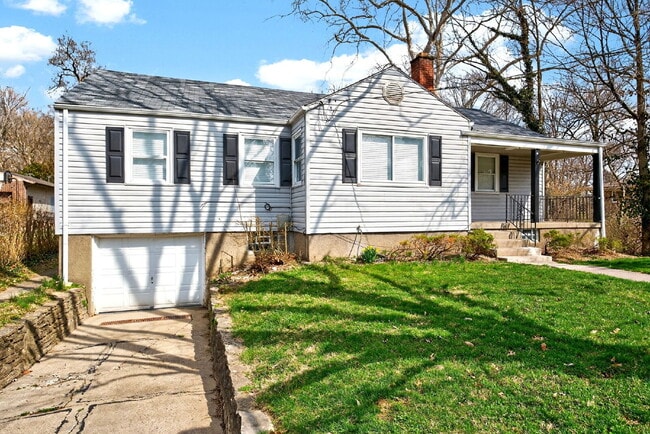 Building Photo - 1930 Stevens Ave