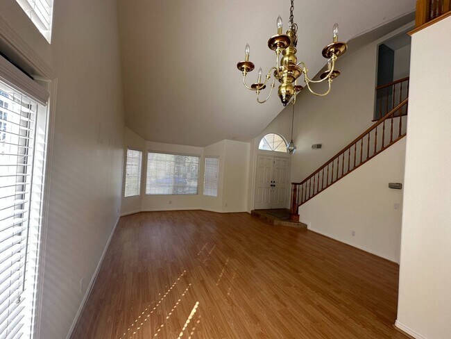 Building Photo - 549 Timberwood Ave