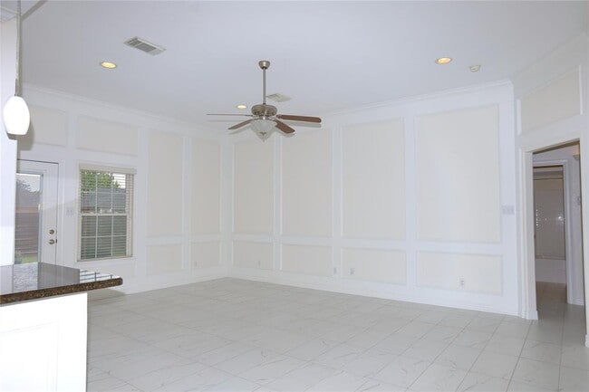 Building Photo - 131 Silverbell Cir