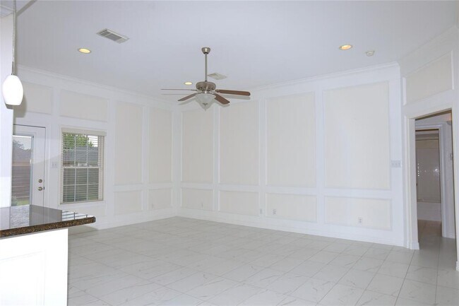 Foto del edificio - 131 Silverbell Cir