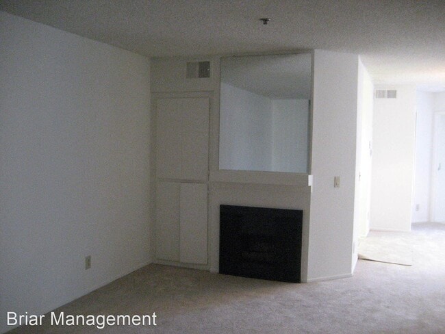 Building Photo - 1425 N Sierra Bonita Ave