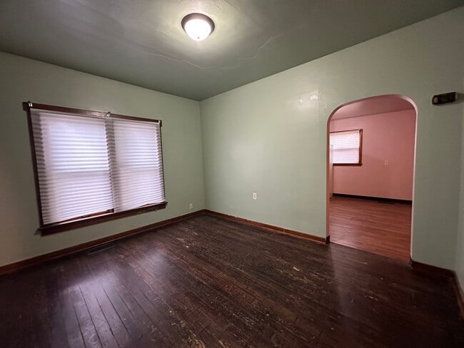 Building Photo - 101 S Buchanan St