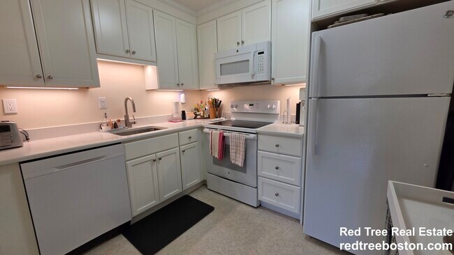 Building Photo - 35 Vernon St