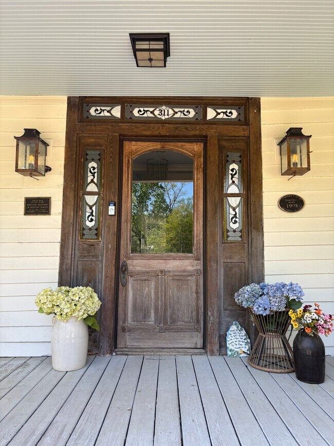 Foto del edificio - 311 Old Canton Rd