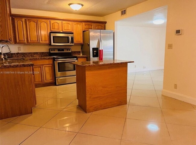 Foto del edificio - 6534 SW 41st St