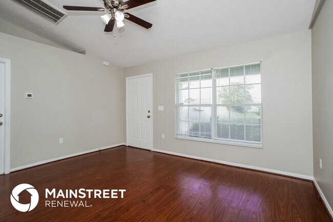 Foto del edificio - 36 Bolton Ct