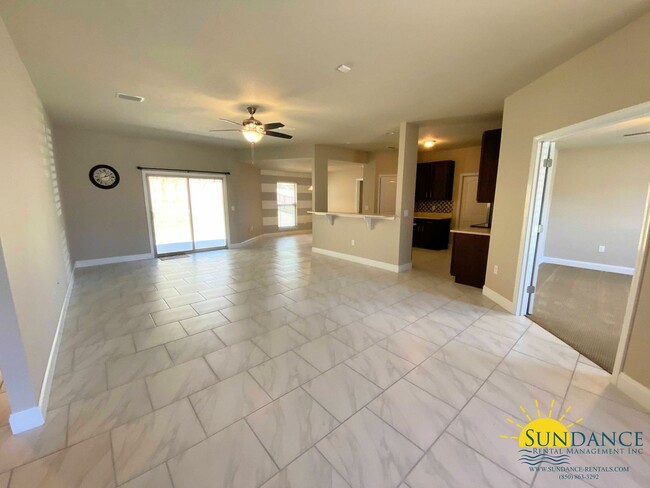 Foto del edificio - Camille Cove Crestview Home, Call Today!