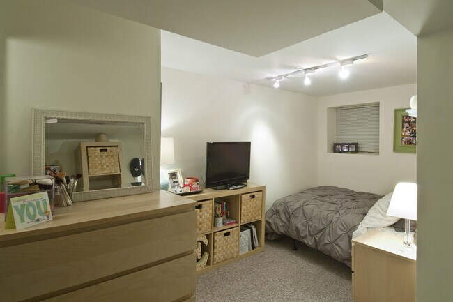 Foto del edificio - 2120 N Sheffield Ave