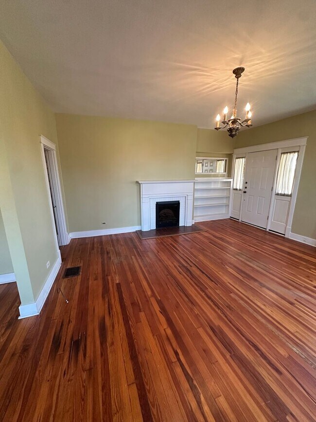 Foto del edificio - Stunning 4 Bed 2 Bath Home in the Heart of...