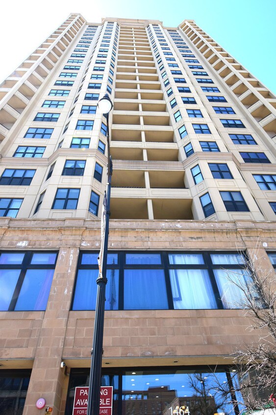 Primary Photo - 1464 S Michigan Ave