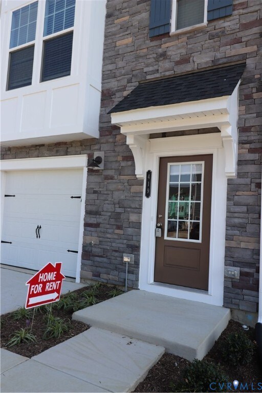 Building Photo - 419 Burden Dr