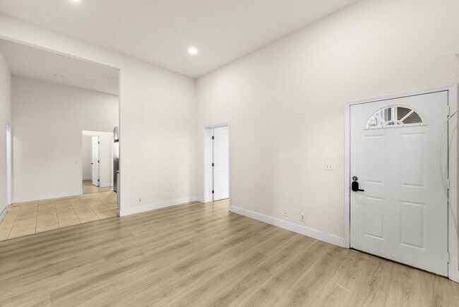 Foto del edificio - 1331-1333 S Park Ave