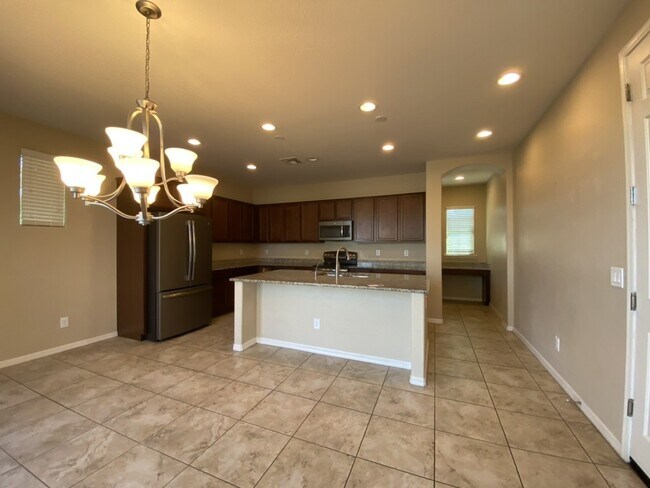 Building Photo - 3726 E Angstead Dr