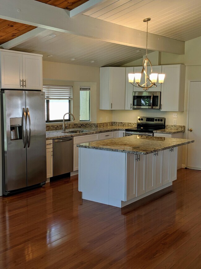 Building Photo - 12540 Lake Wildwood Dr