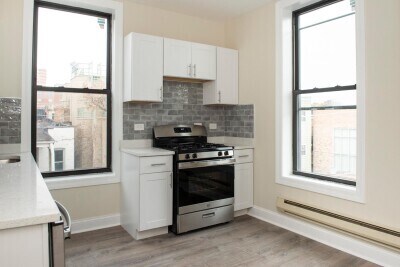 Foto principal - 856 W George St