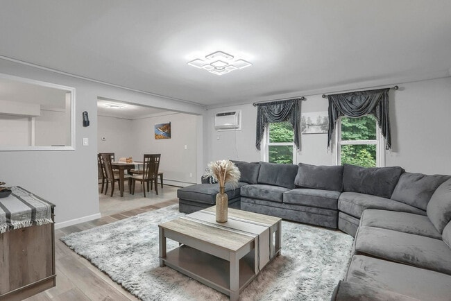 Building Photo - 763 Rte 9W