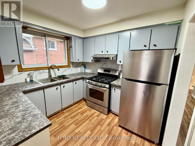 Building Photo - 22 Rapallo Dr
