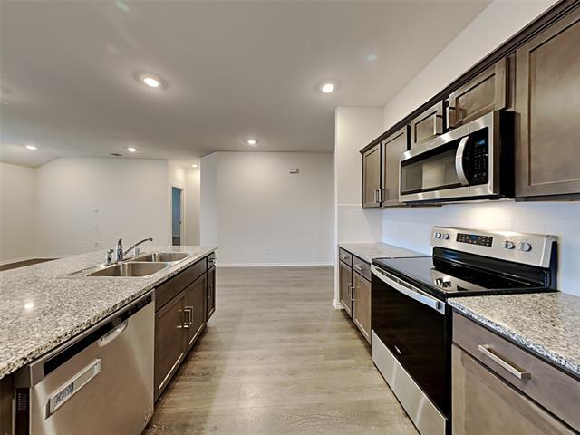 Building Photo - 3817 Chalk Hill Ave