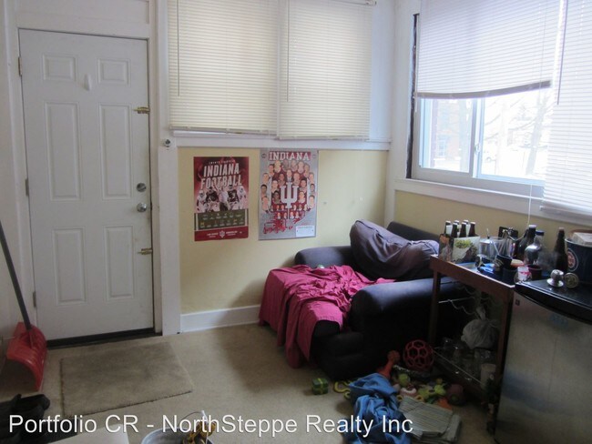 Building Photo - 2 br, 1 bath Apartment - 1441 Highland Street