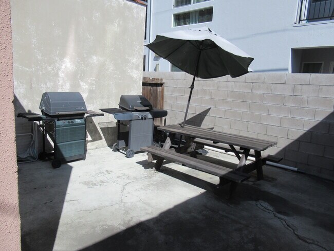 Barbeque Area northwest wall - 11145 Camarillo St
