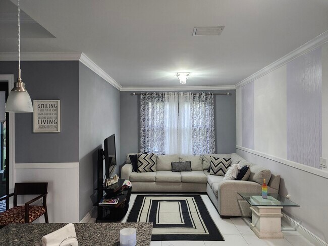 Foto del edificio - 2832 37th Ave NE