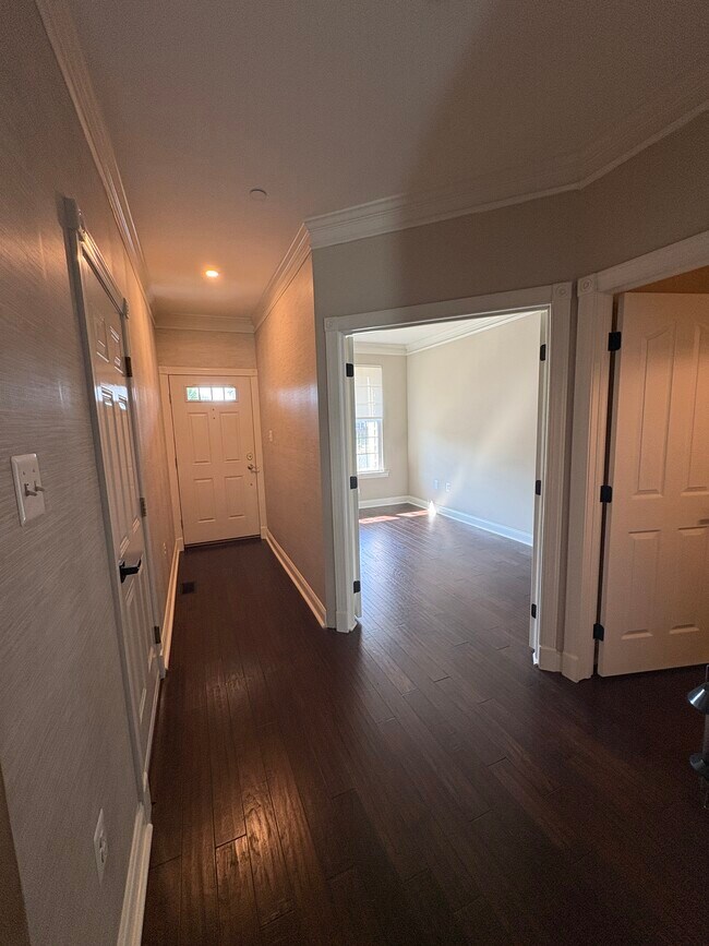 Foto del edificio - 906 Blue Meadow Dr