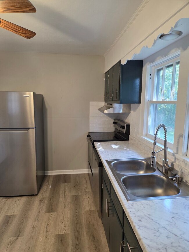 Foto del edificio - Cute 2 bed 1 bath home for rent.