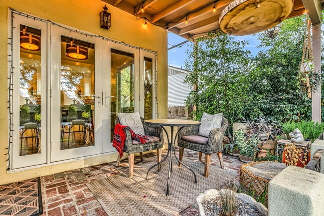 Foto del edificio - 5182 Ellenwood Dr