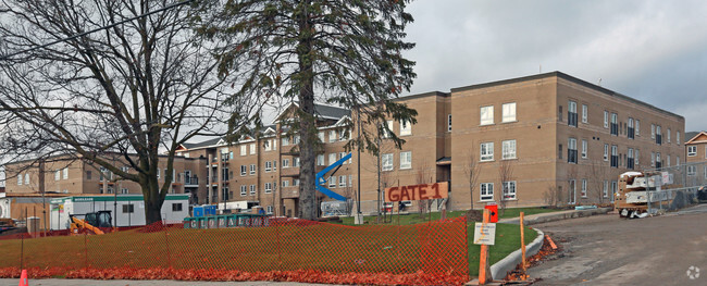 Building Photo - Glengrove on the Park