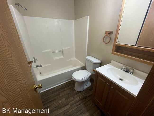 Foto del edificio - 3 br, 2 bath House - 511B Tuttle Avenue