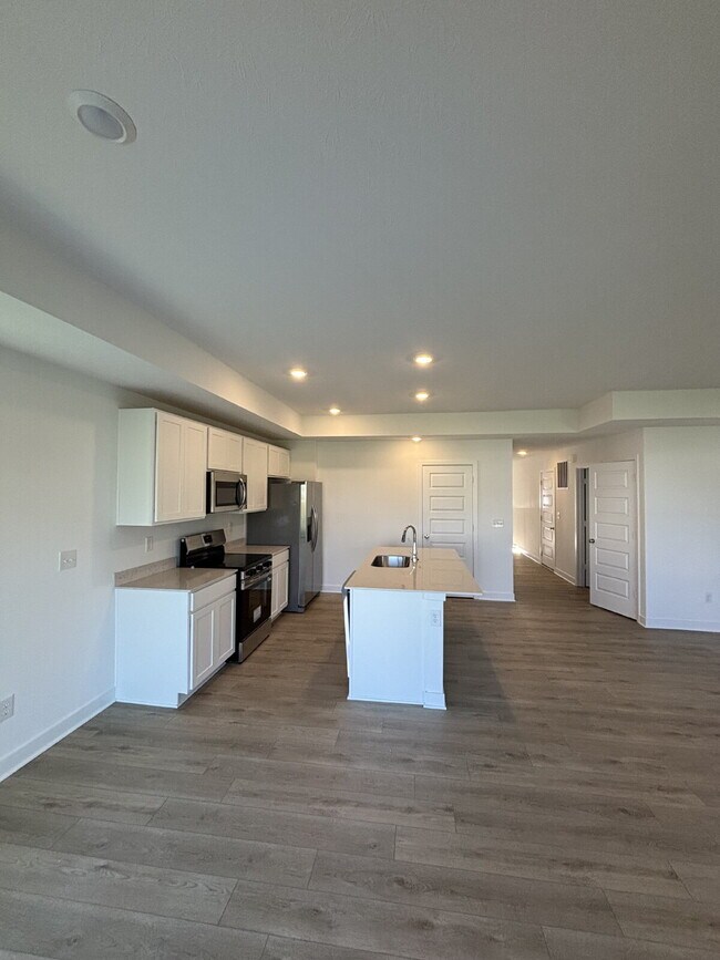 Foto del edificio - Be the first to call this home!