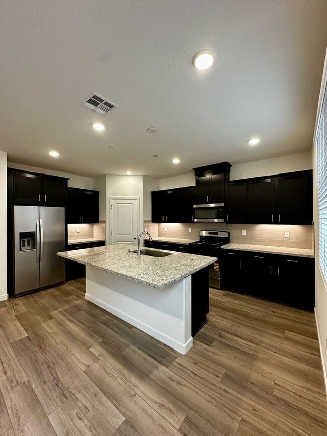 Building Photo - **RENT SPECIAL** - $1000 off! - Gorgeous Brand-New Lincoln Home - Available Now!