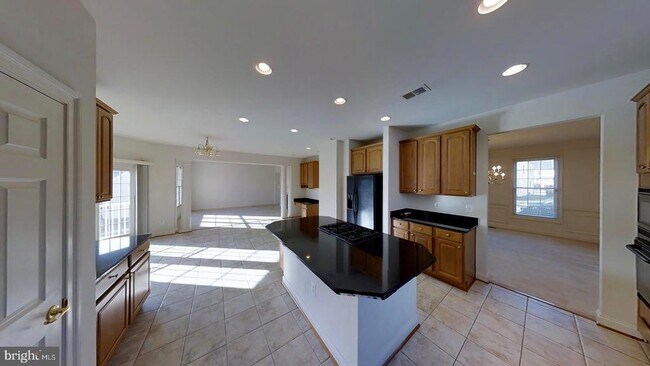 Building Photo - 2567 Transom Pl